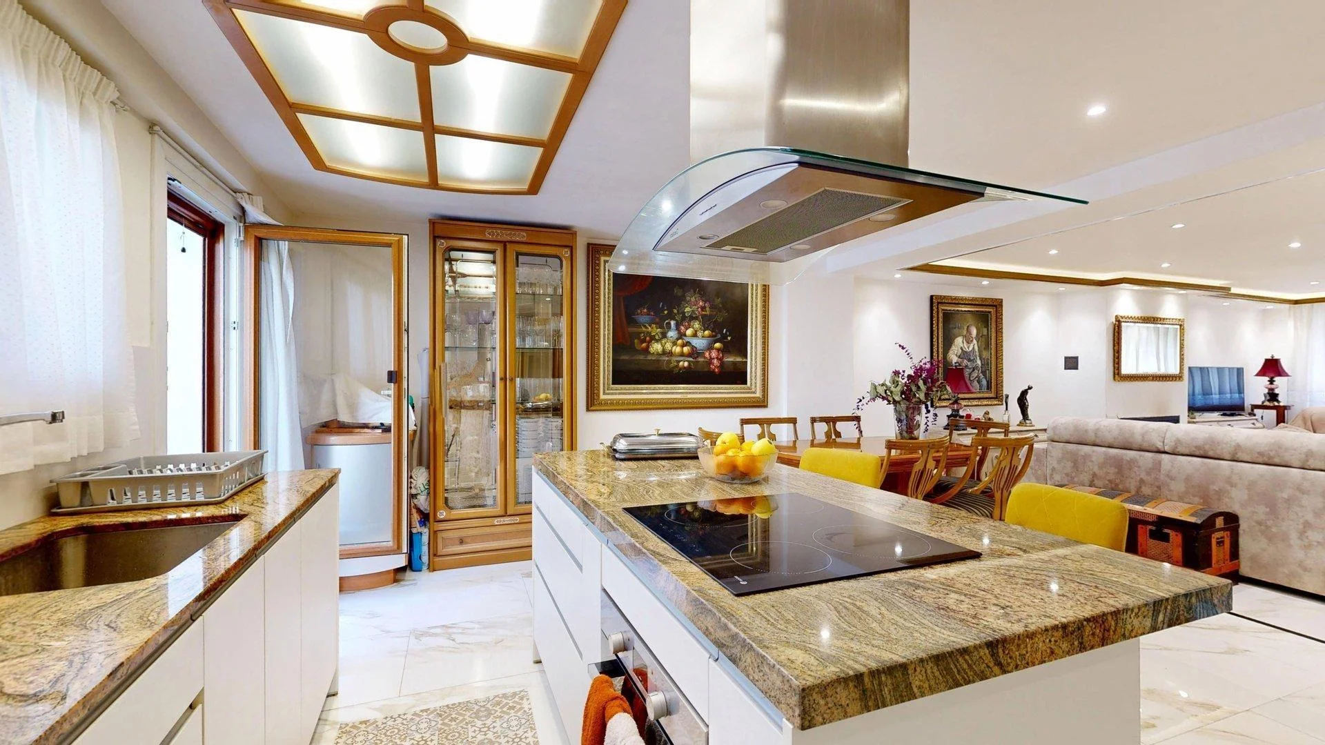 Reformed five-bedroom house in Zaragoza