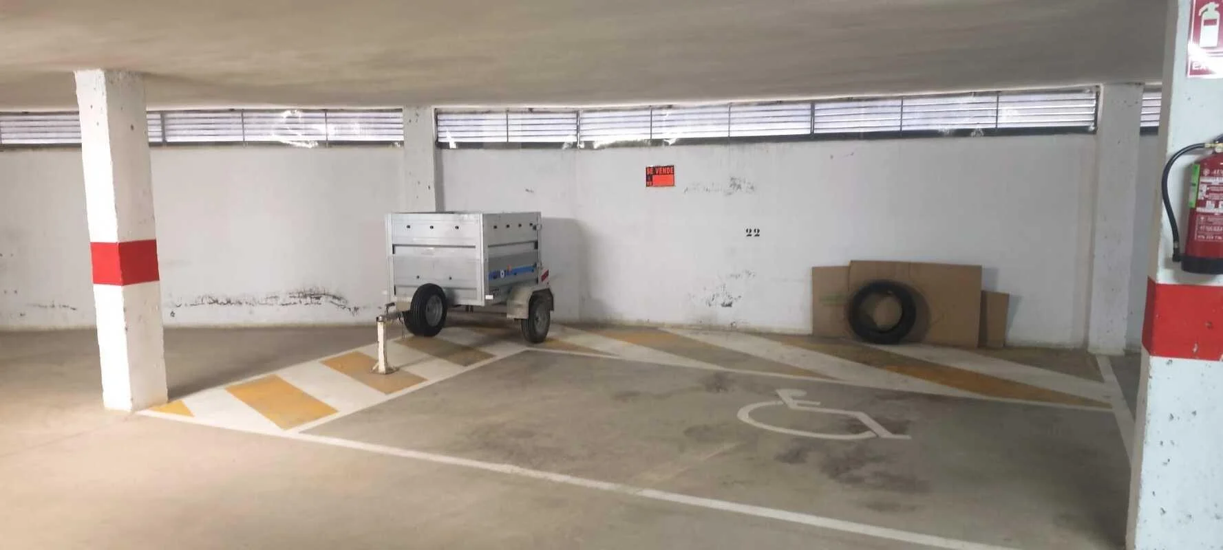Large double garage near Calatayud