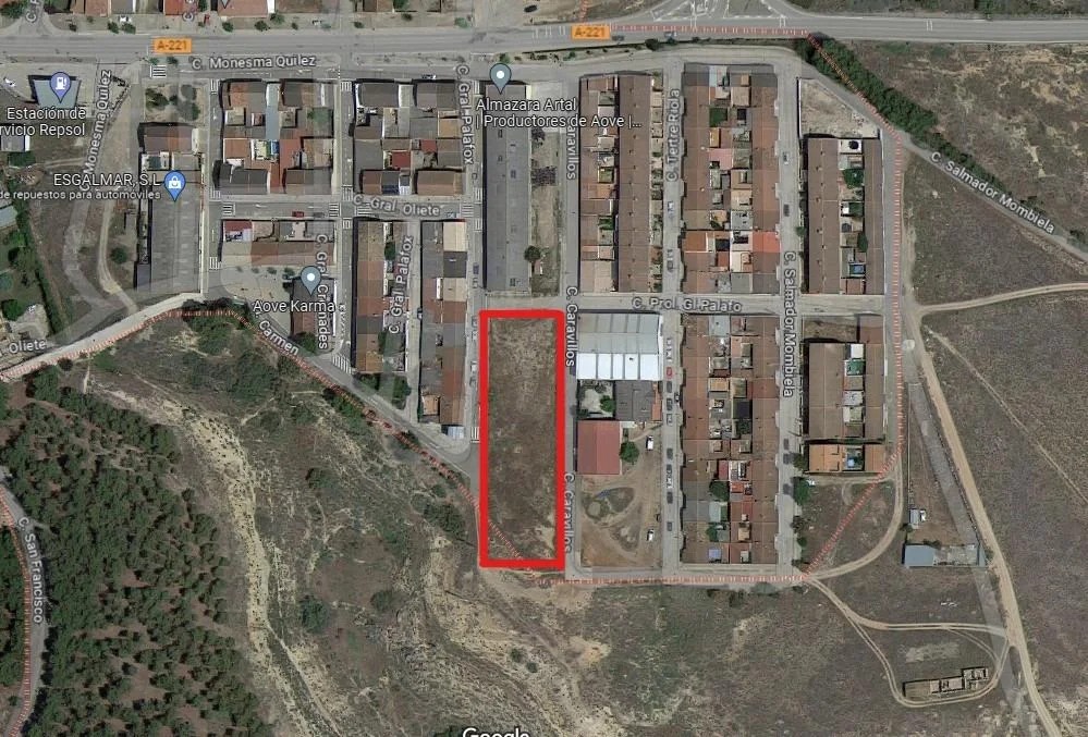 Solar céntrico en Escatrón con 80% de ocupación