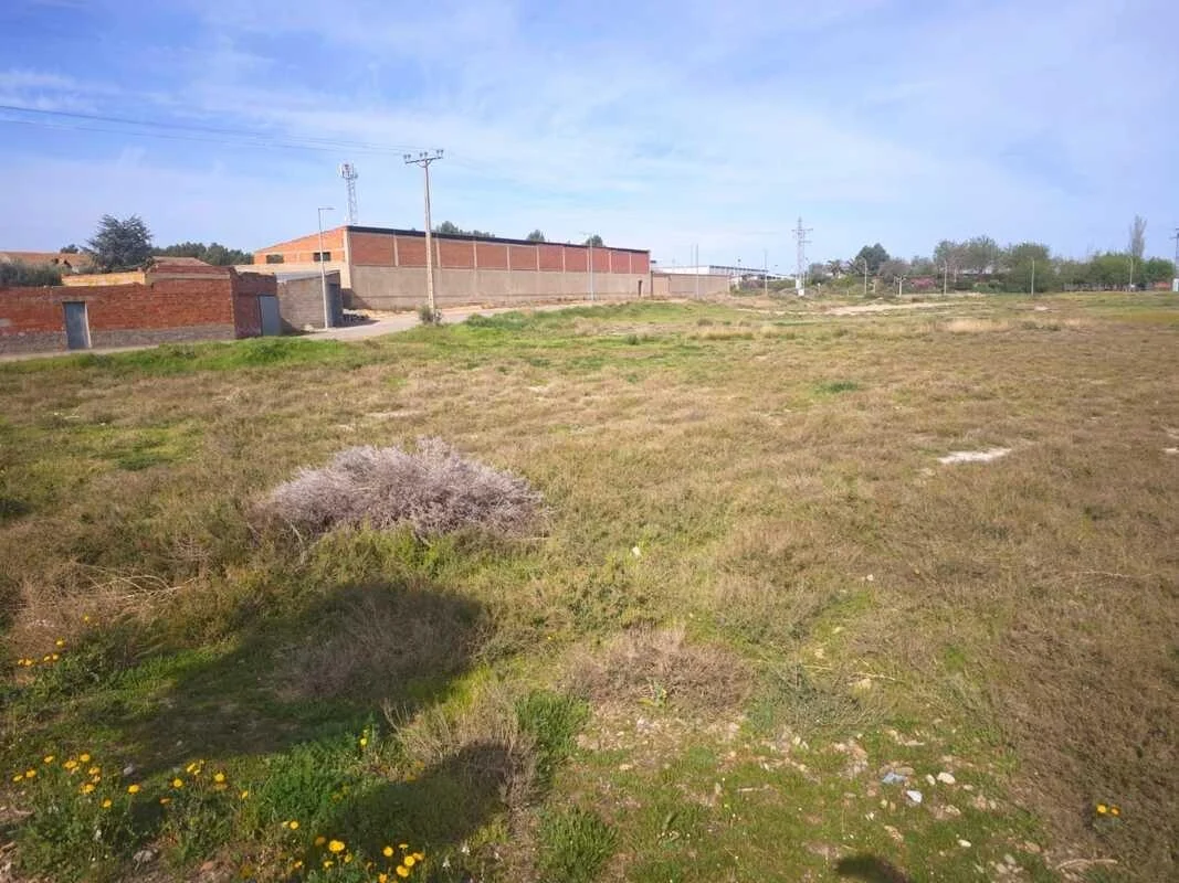 Urban plot in Cabañas, 13,500 m²