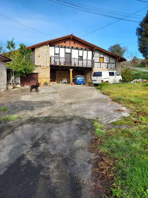 Rural caserio with 600 m² potential