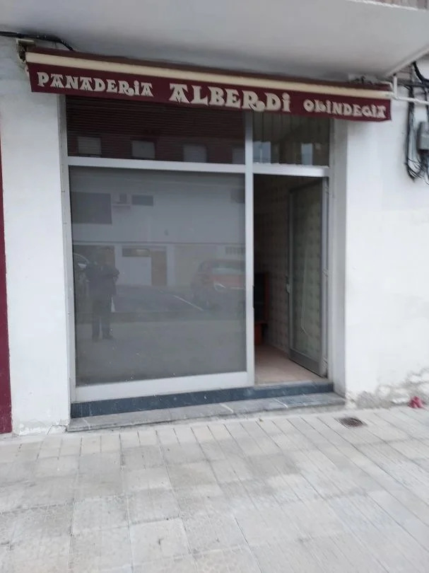 Compact commercial unit in Atxondo