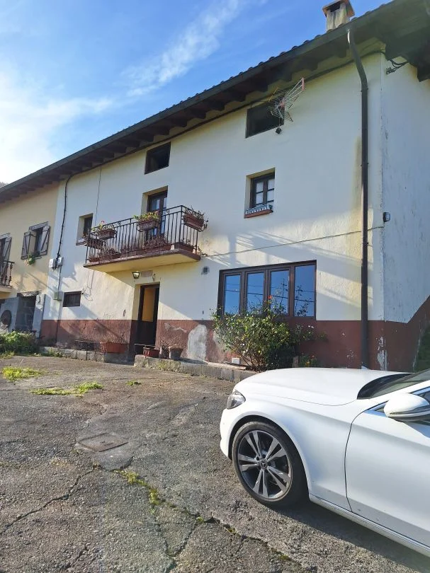 Half-share rural house near Markina