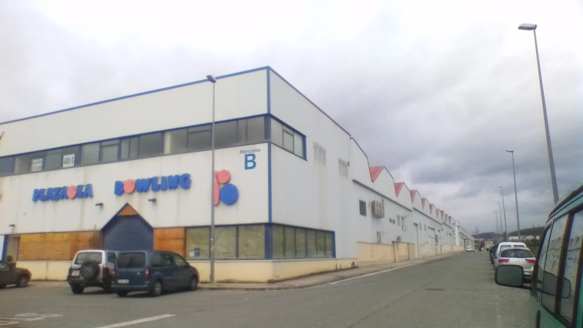 Industrial warehouse in Aizoain, 1,450 m²