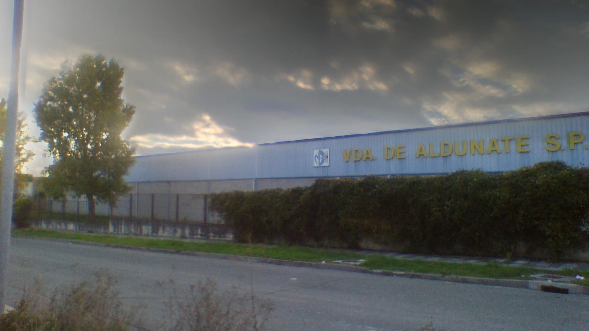 Nave industrial en parcela de 12.000 m²
