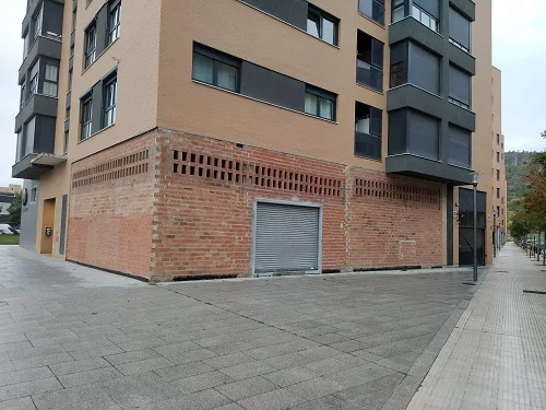 Local comercial en Ezcaba de 147 m²