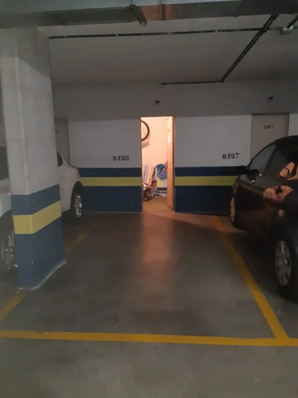 Garage and storage unit in Barañáin