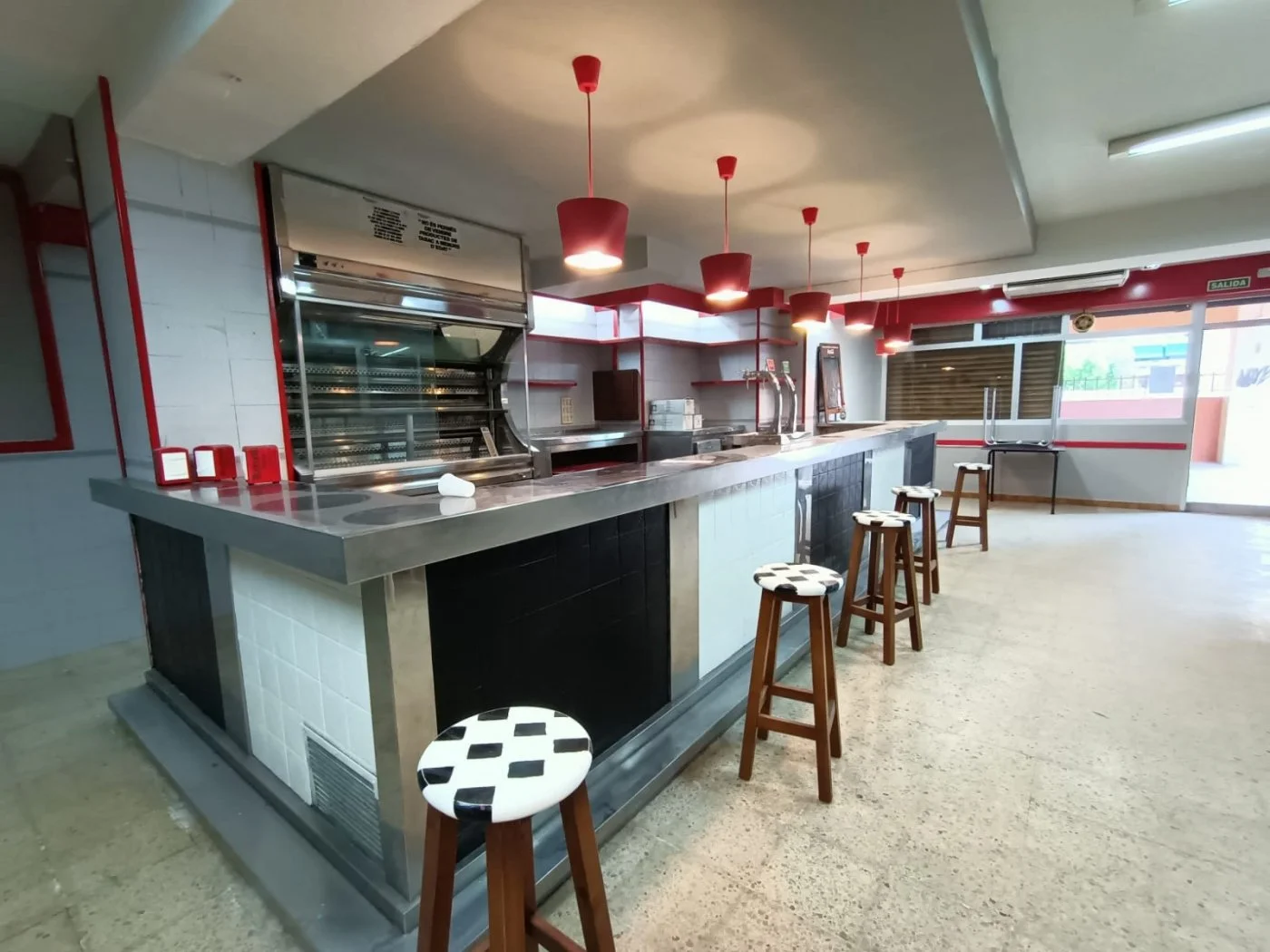 Local comercial en Martorell con parking