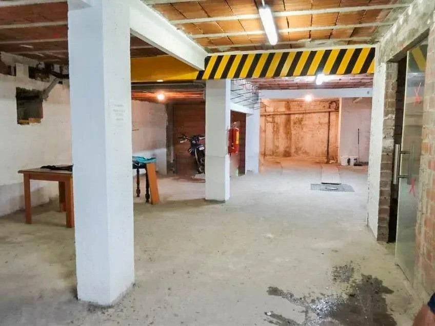 Local comercial a pie de calle, 376 m²