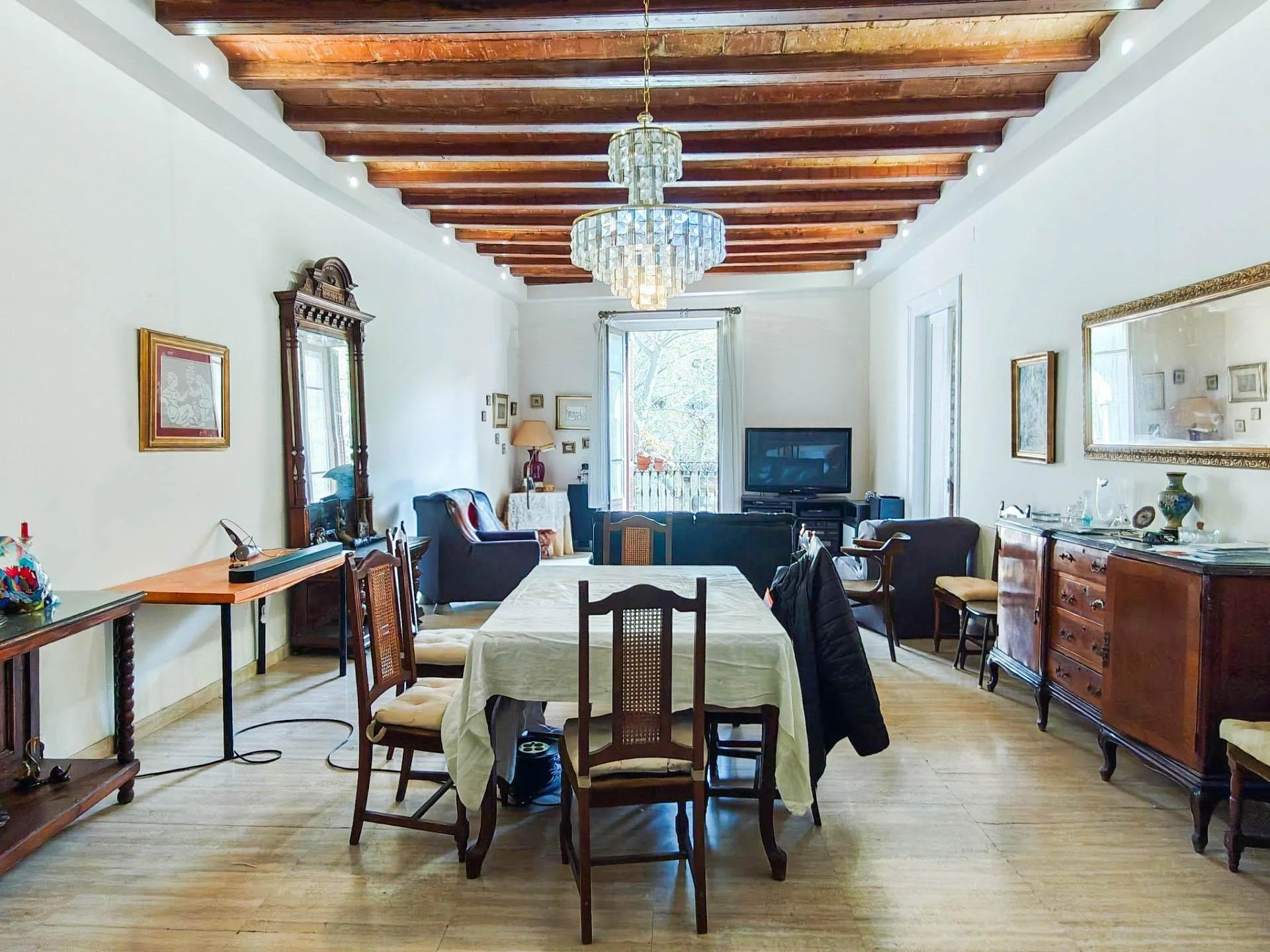 Piso señorial en Barcelona con siete habitaciones