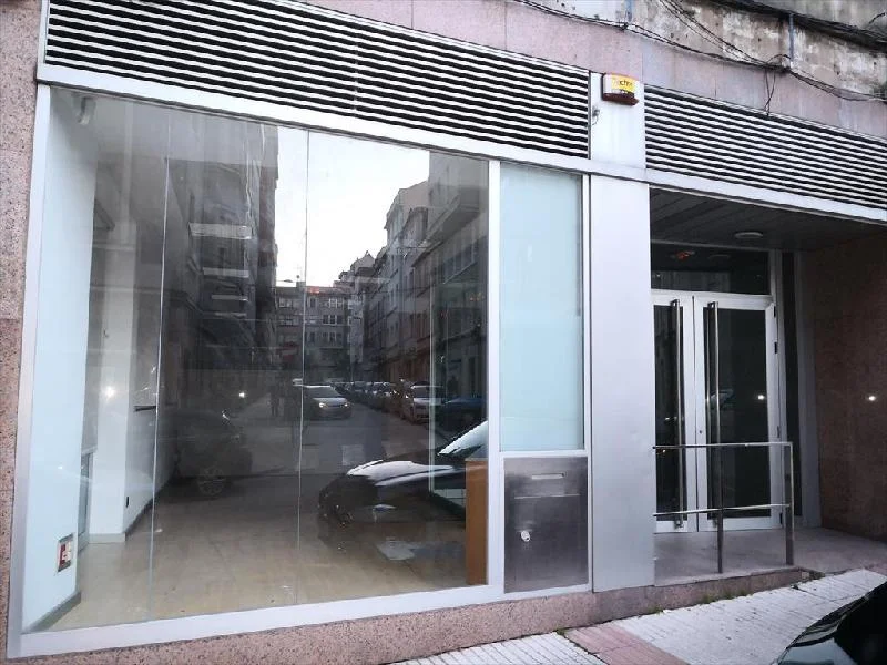 Joined commercial units with street access