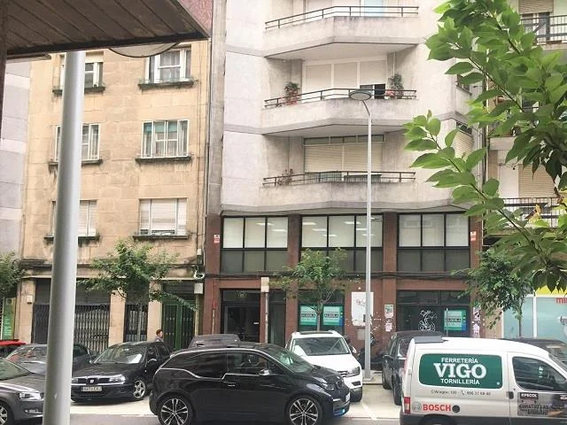 Street-front office premises, 160 m²