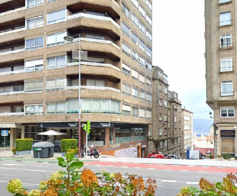 Local comercial en bruto de 290 m² en semisótano