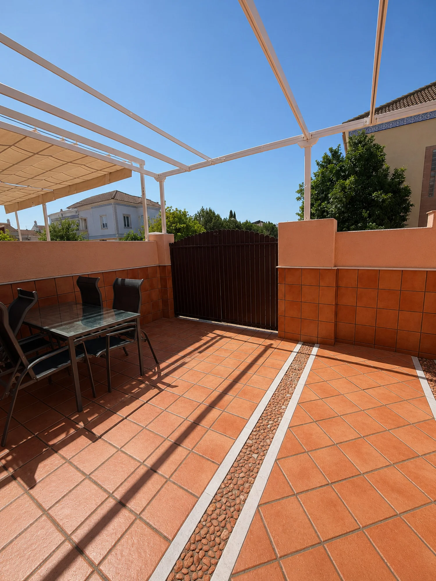 Reformed townhouse in Santiponce, four bedrooms