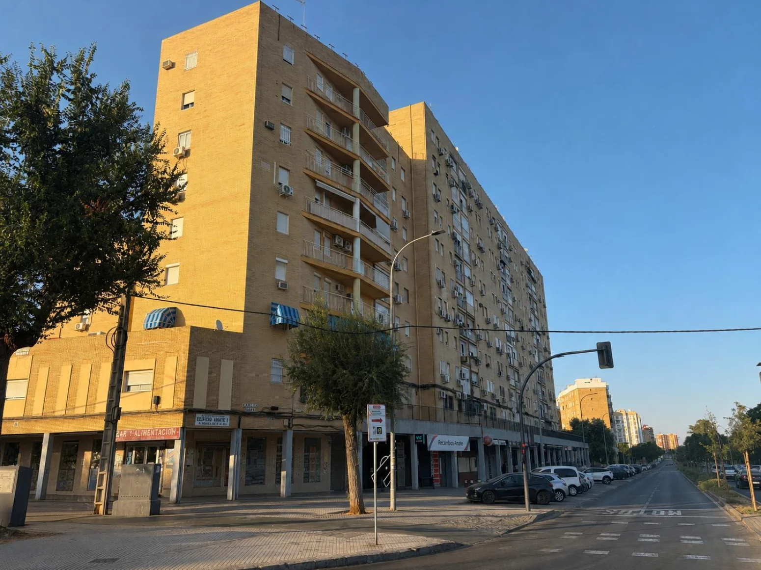 Amplio piso en Sevilla con cuatro dormitorios