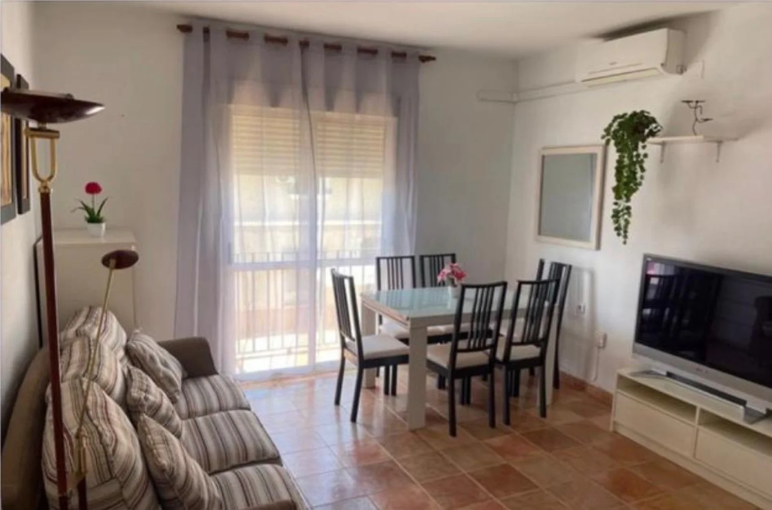 Well-kept two-bedroom flat in Bollullos