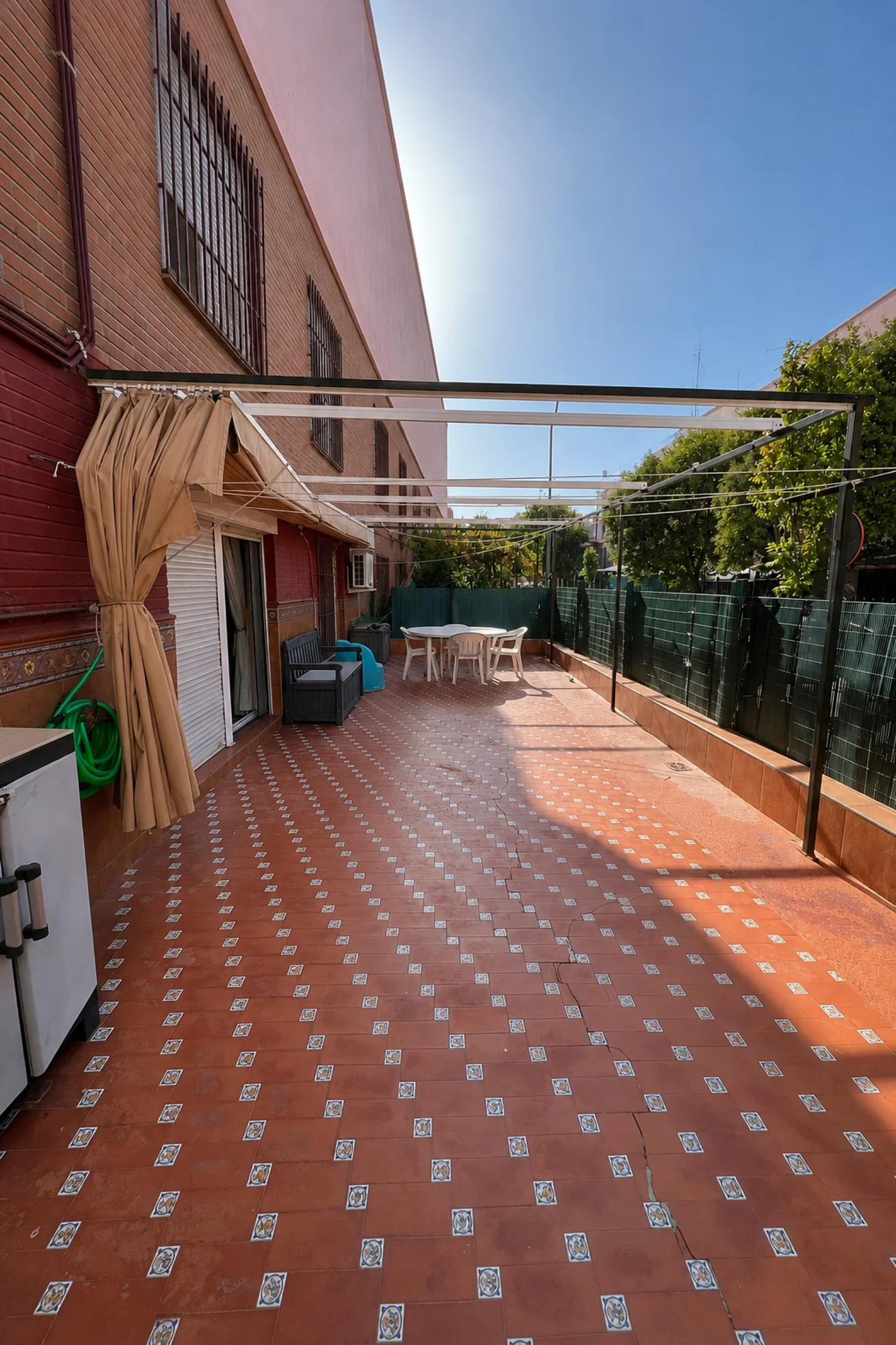 Furnished Pino Montano flat, 3 bedrooms