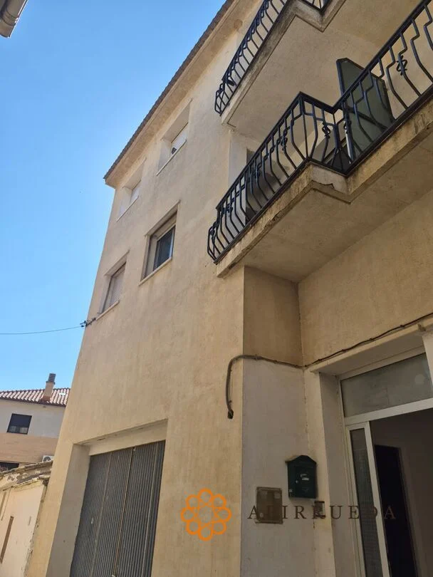 Five-bedroom house with garage in Quinto