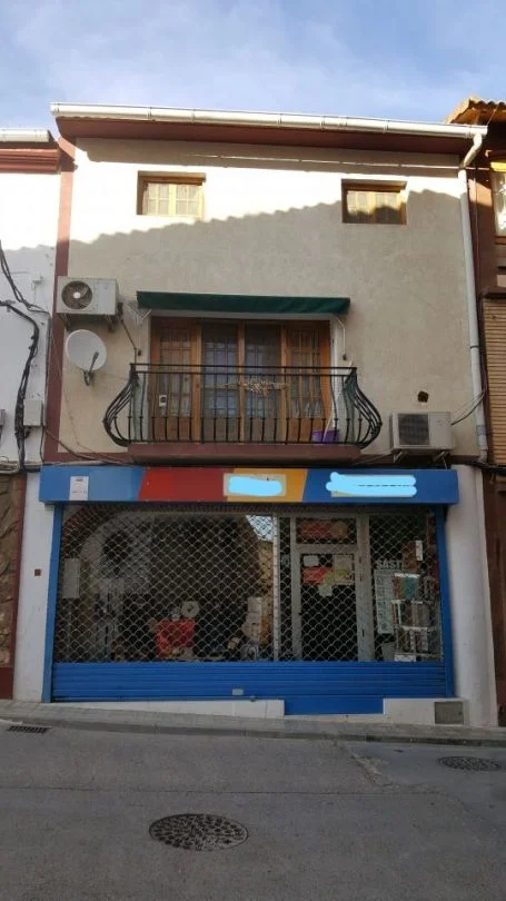 Central commercial unit, 119 m²