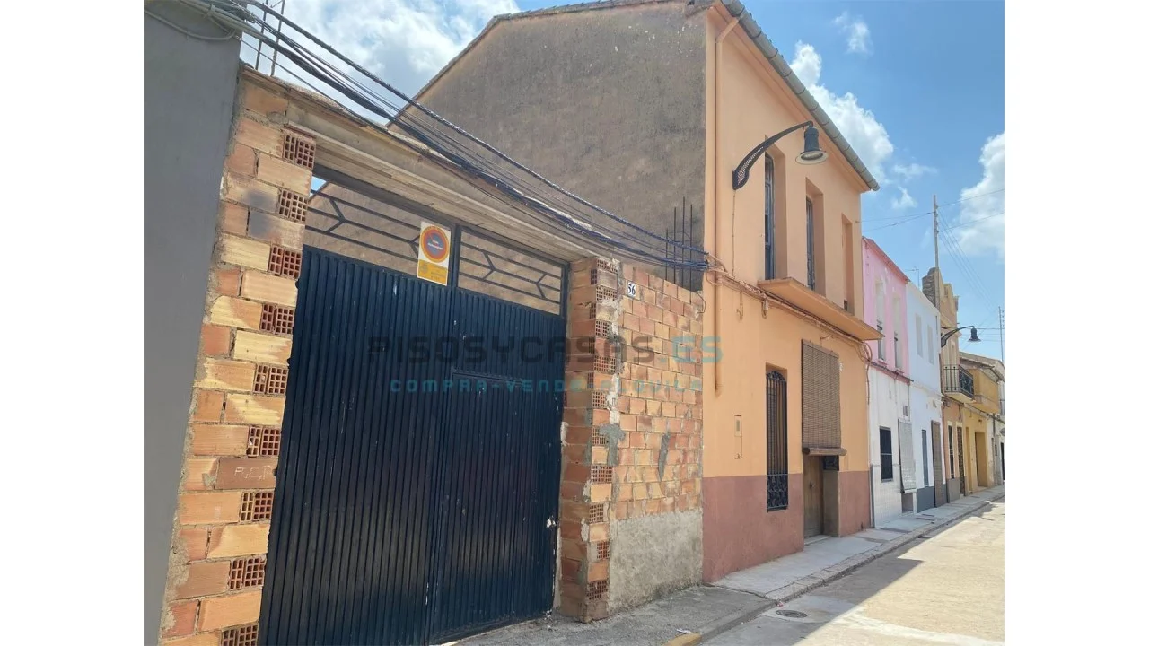 Casa dúplex grande en Guadassuar