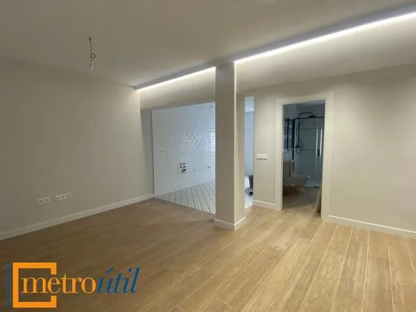 Central two-bedroom flat with terrace