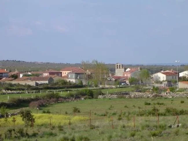 Chalet independiente con jardín y 4 dormitorios