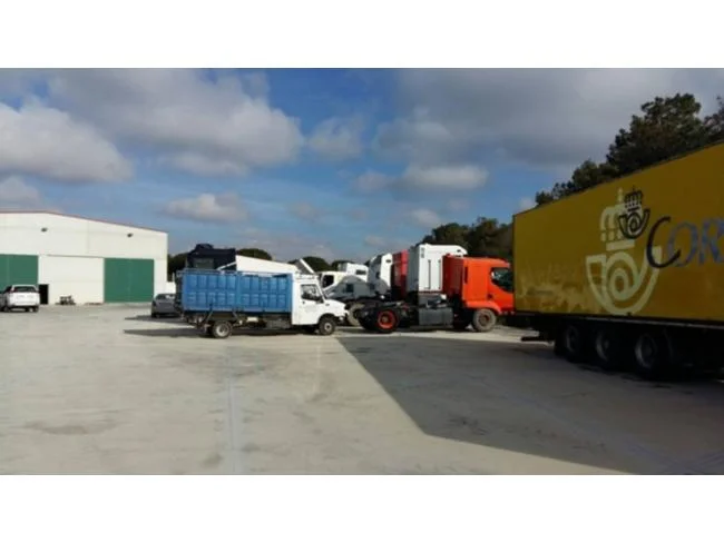 Nave industrial en parcela de 11.793 m²