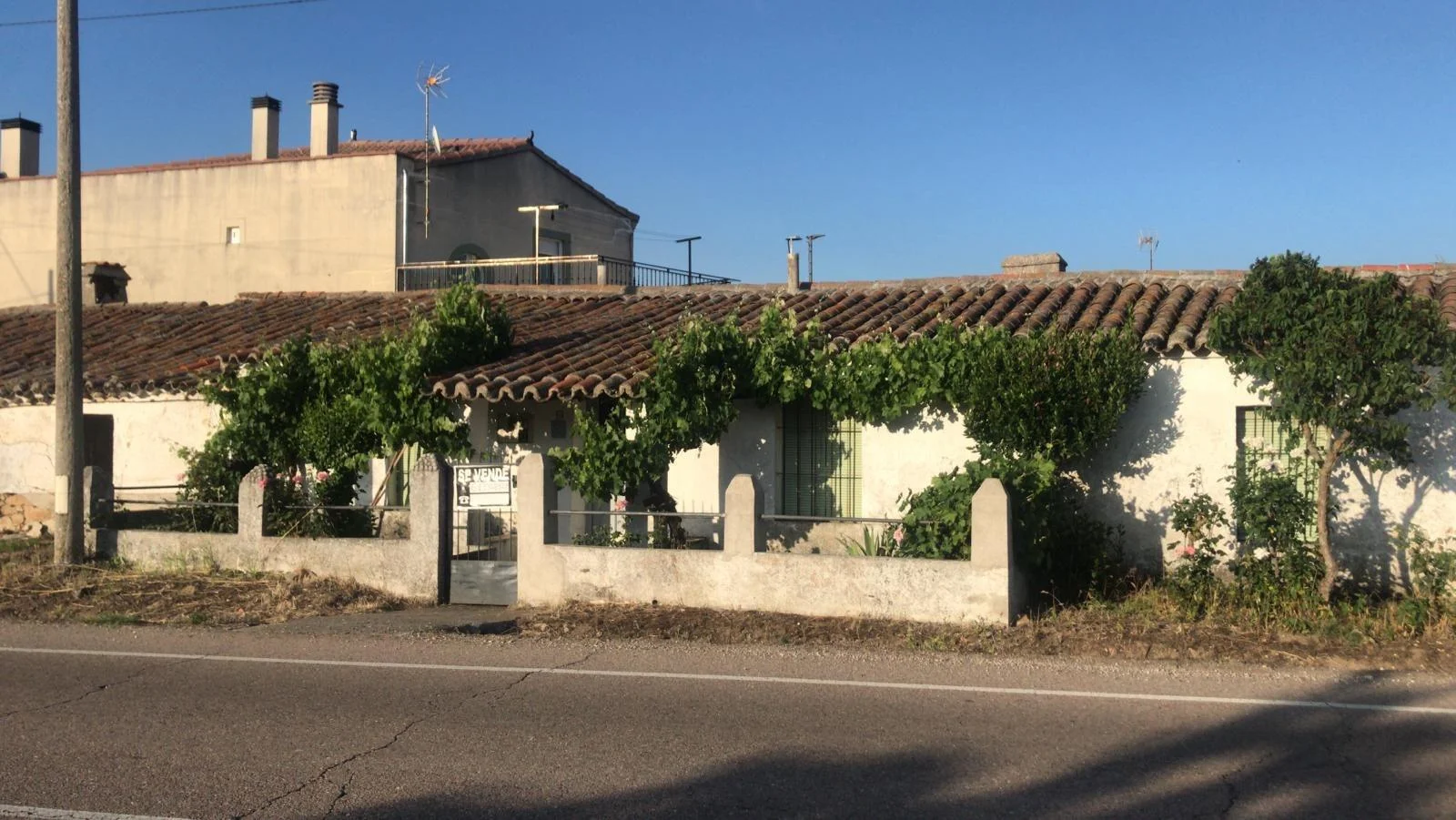 Reformable village house near Salamanca
