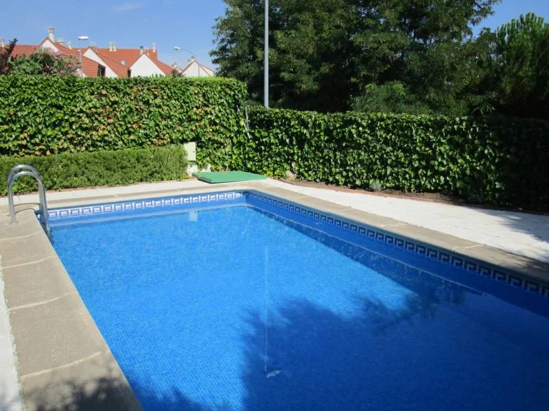 Adosado familiar con piscina privada