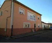 Tenanted townhouse in La Cabeza