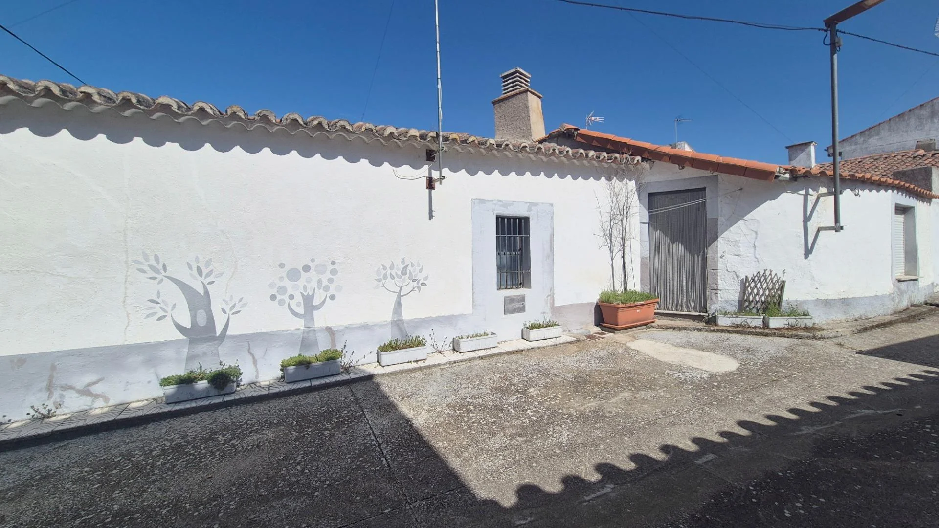 Move-in-ready Barbadillo house, four bedrooms