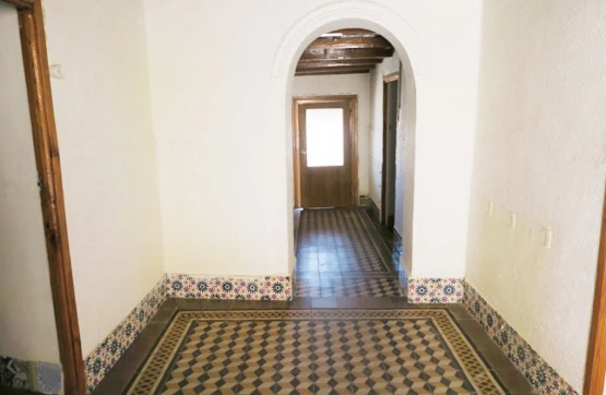 Casa rústica de dos plantas y tres habitaciones