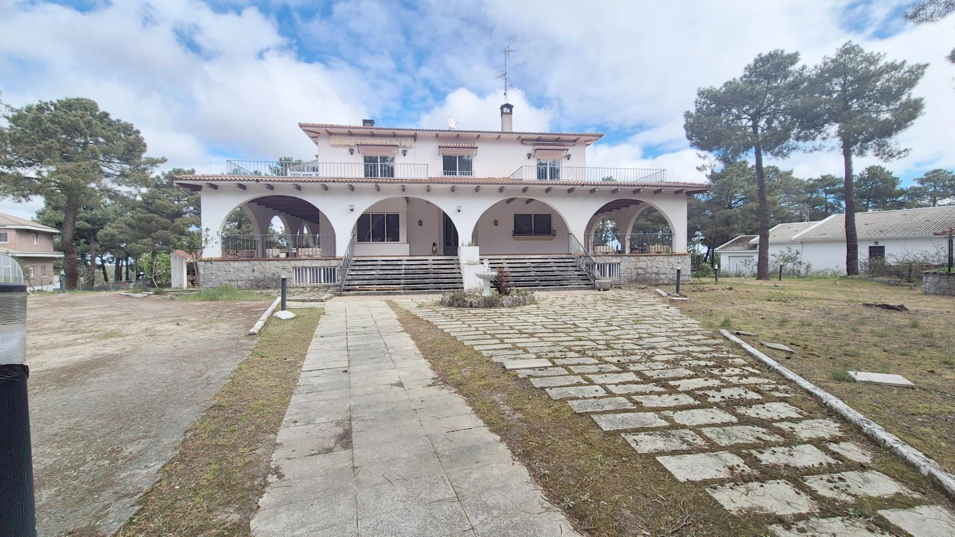 Large chalet with four parcels