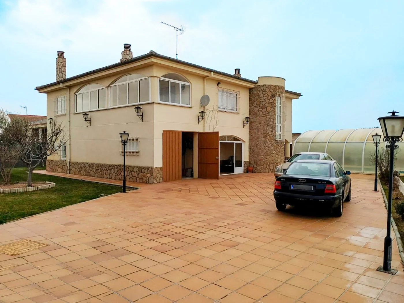 Chalet independiente cerca de Salamanca, cinco dormitorios