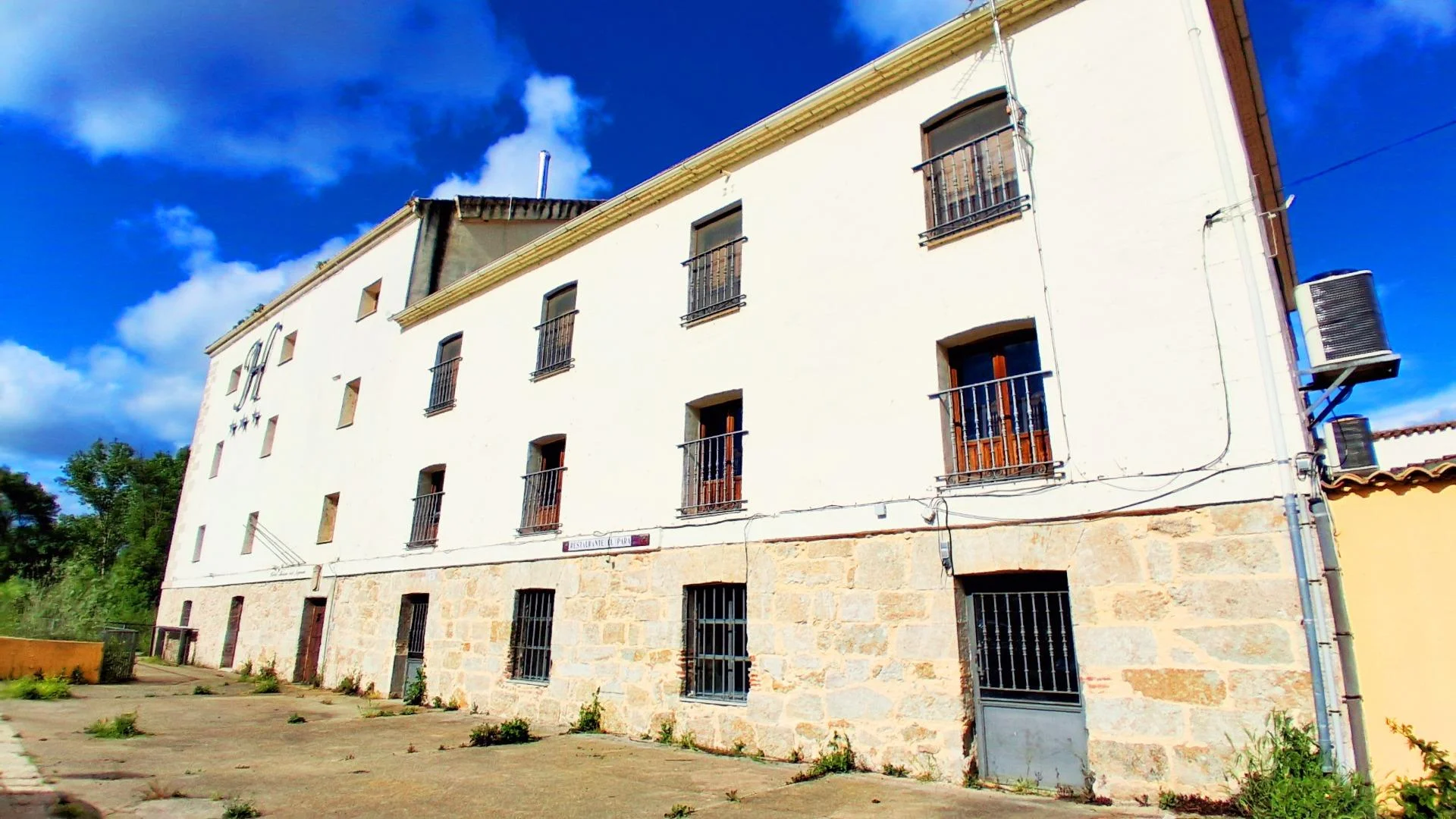 Hotel de inversión junto al río, 8 habitaciones