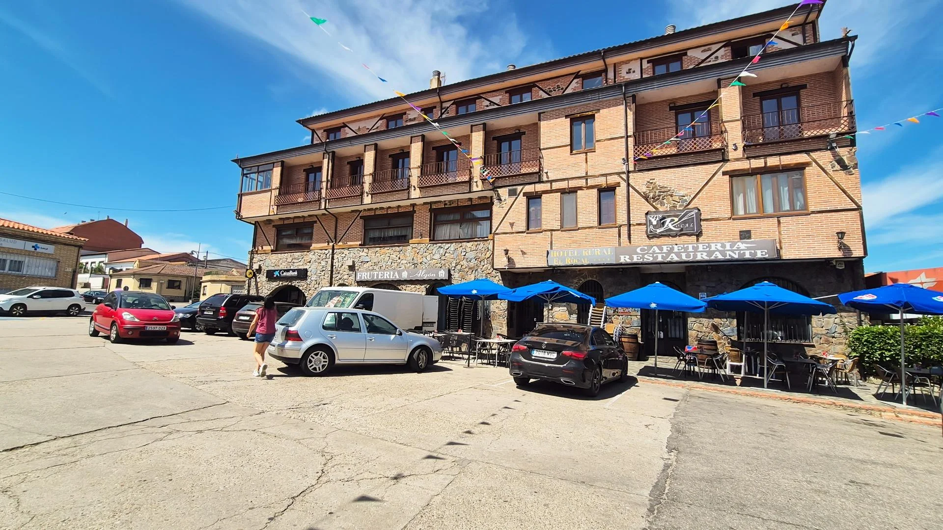 Complejo hotelero operativo con 24 habitaciones