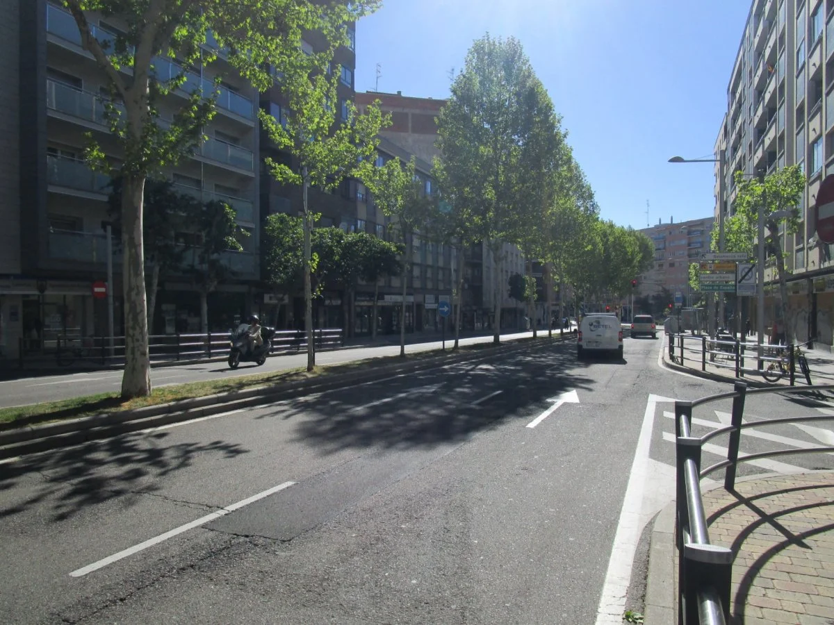 Corner commercial unit in Garrido Sur