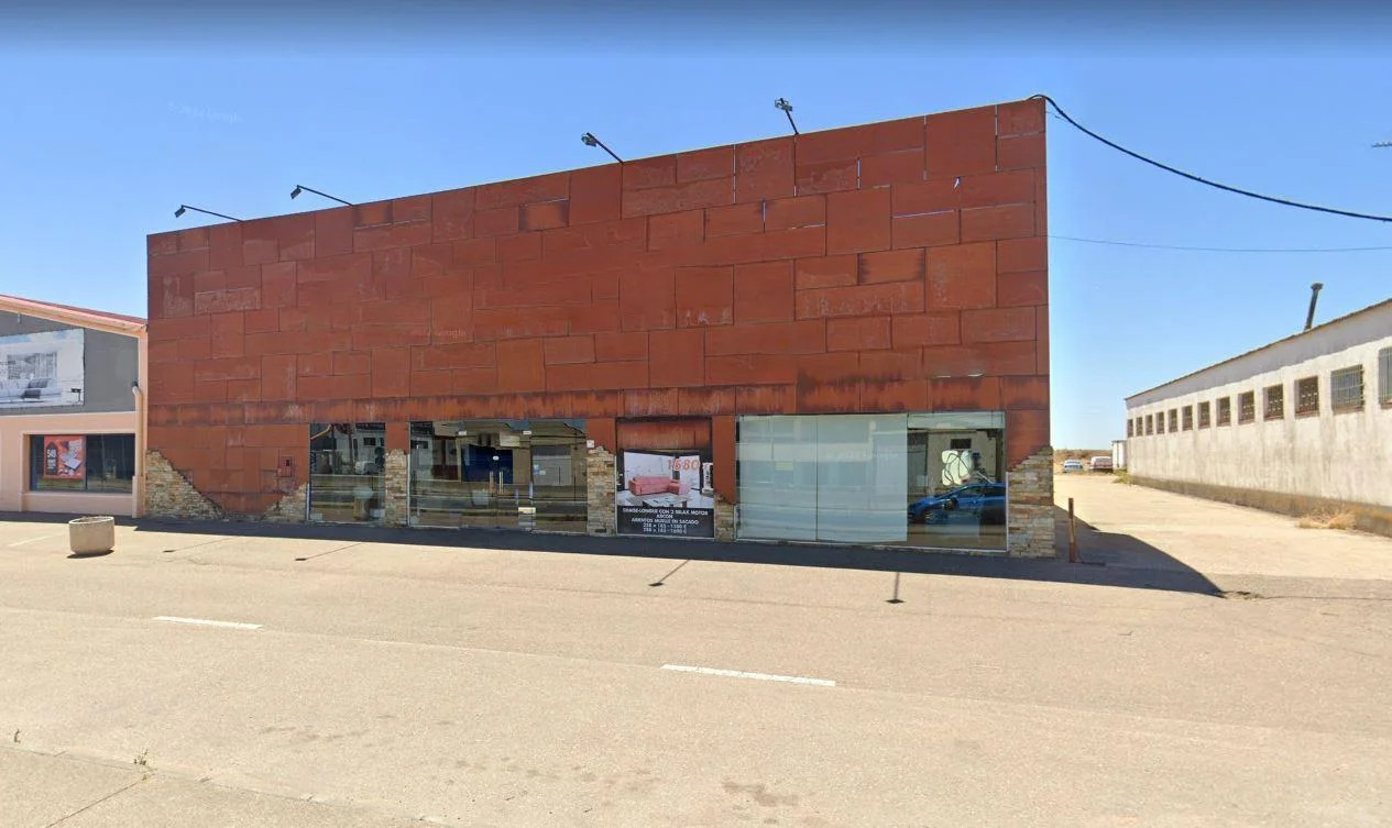 Nave industrial en Roales, 1.003 m²