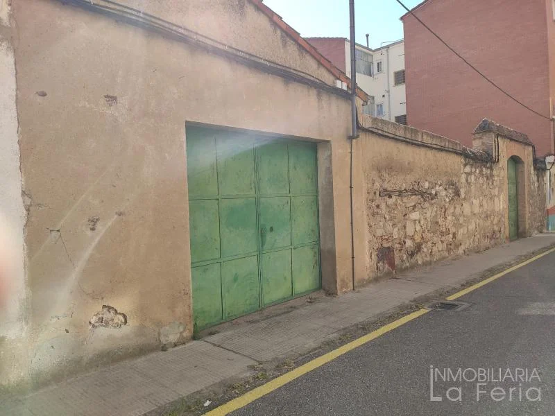 Parcela edificable en Zamora, 451 m²