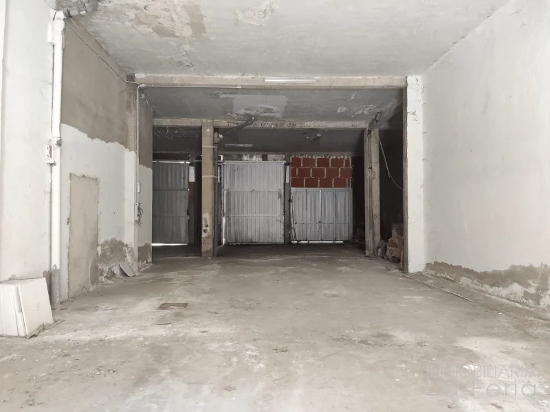 Large commercial unit in San Lázaro