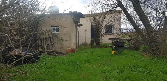Parcela rústica en Roales con edificación de 50 m²