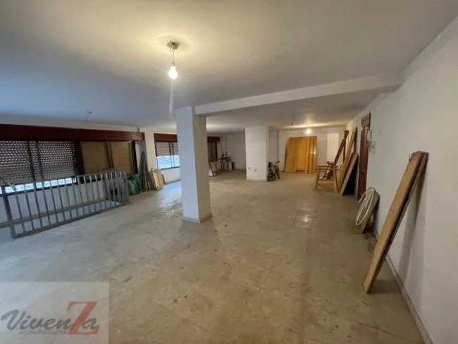 Local comercial exterior céntrico de 225 m²
