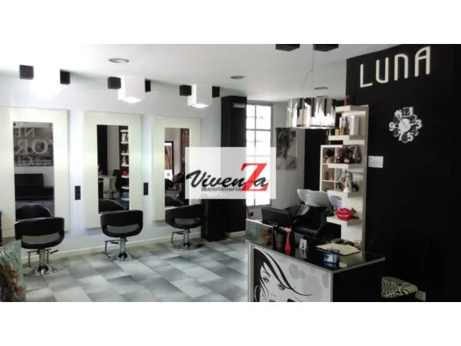 Peluquería equipada en Centro