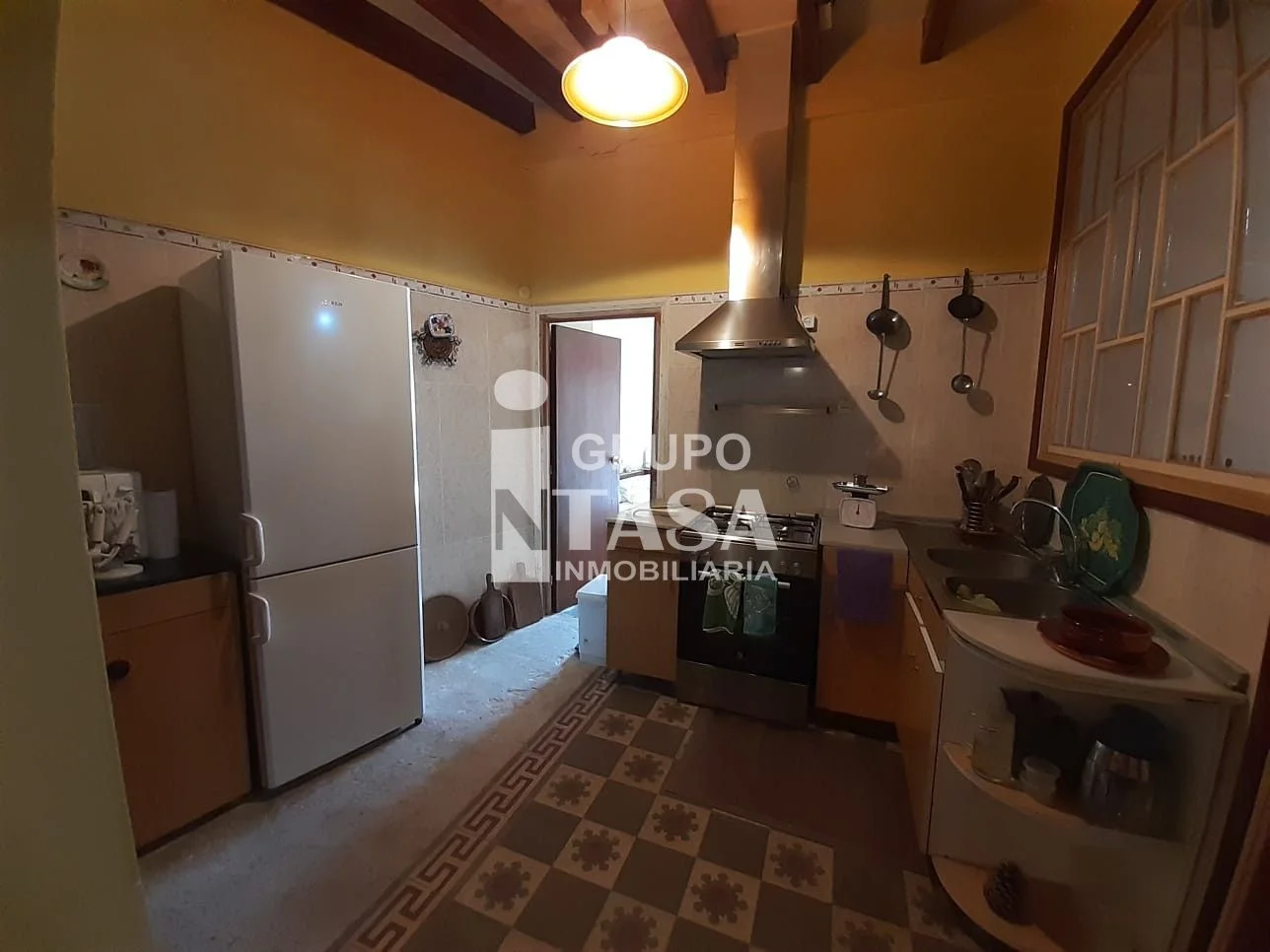 Casa de pueblo con solar urbano anexo