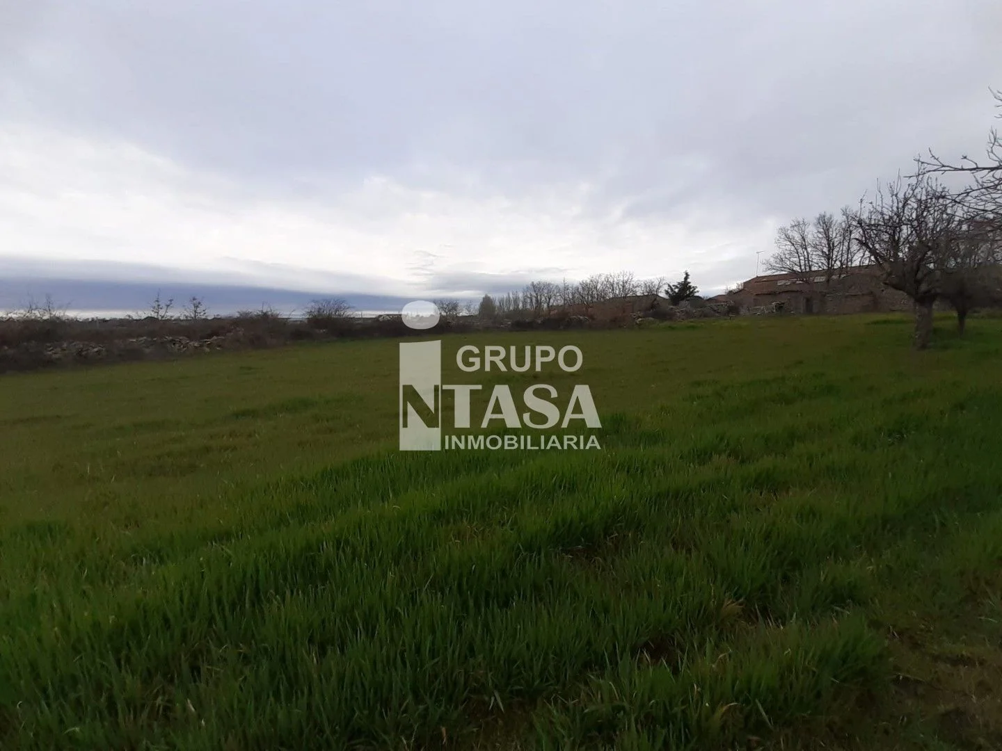 Casa para reformar con parcela de 2.489 m²