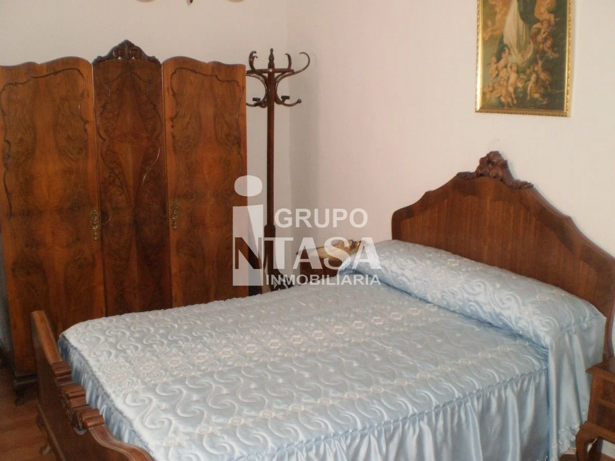 La Horta six-bedroom house investment