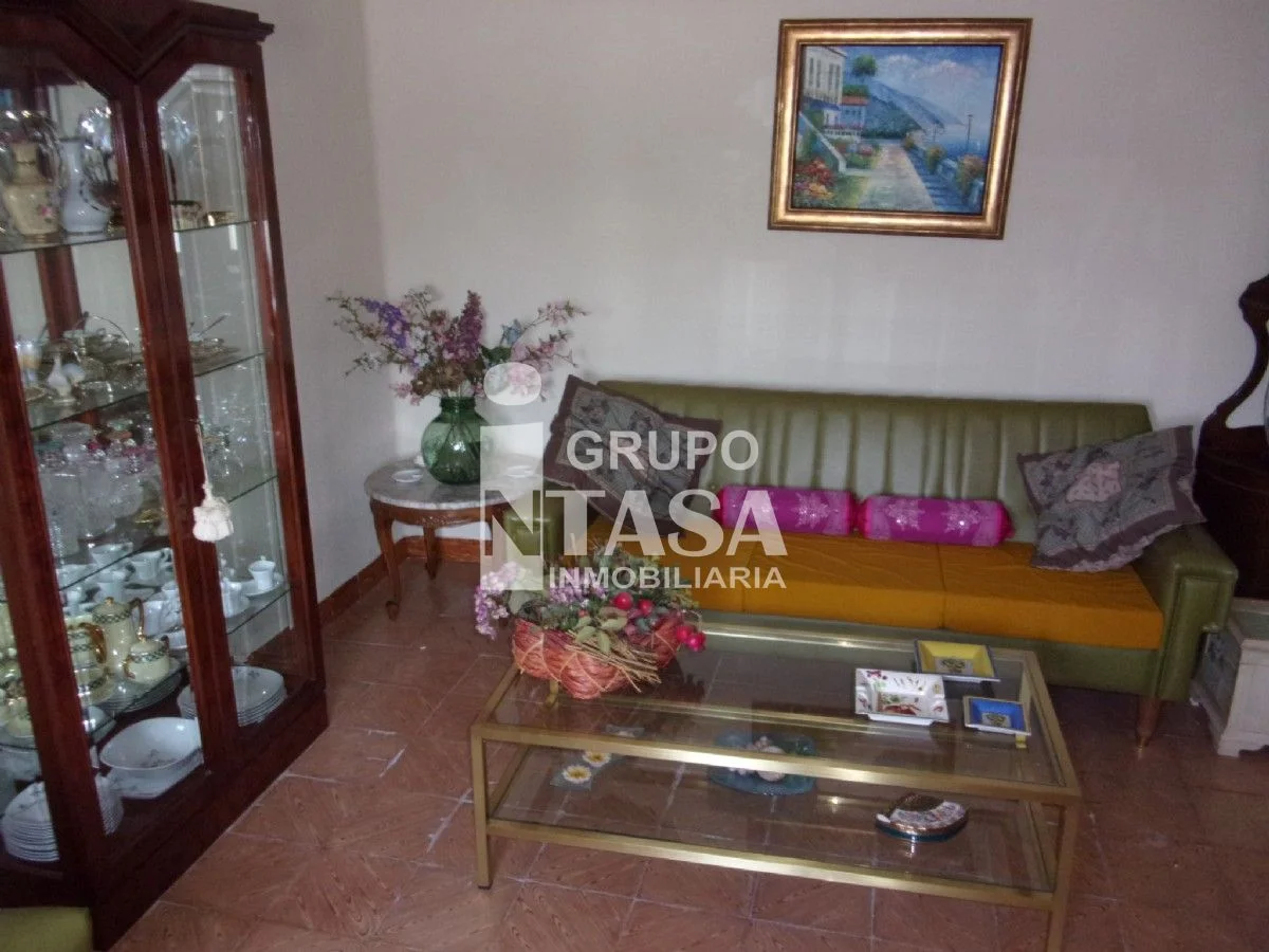 Casa para reformar con terreno de 930 m²
