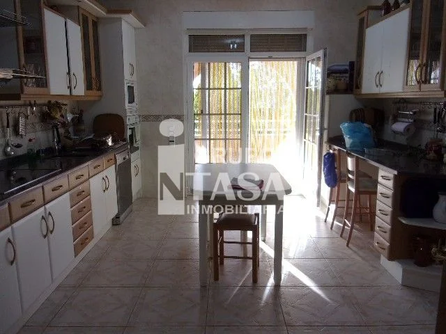 Gran chalet en Carrascal, cinco dormitorios