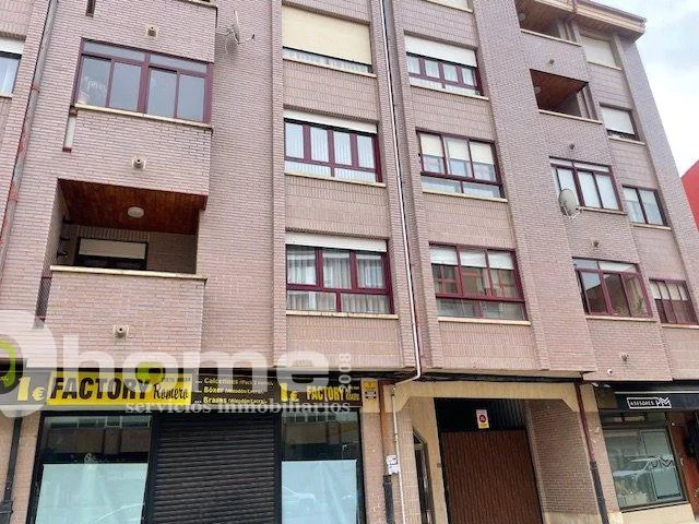 Inmueble céntrico de cuatro habitaciones