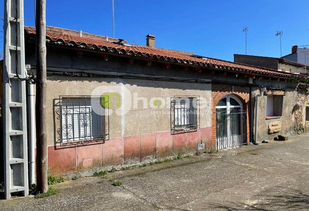 Casa para reformar en Mayalde, 125 m²